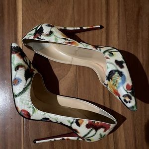 Floral So Kate Louboutin size 39.